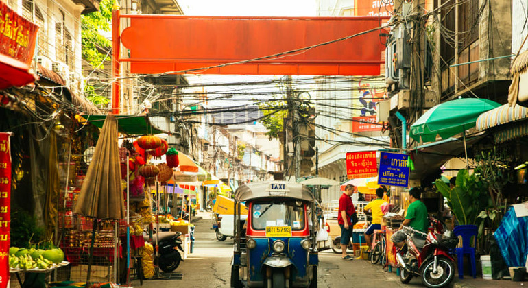 Travel with a Local Guide in Bangkok Thailand — #1