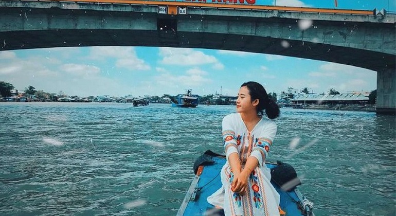 the-most-famous-floating-market-en-3