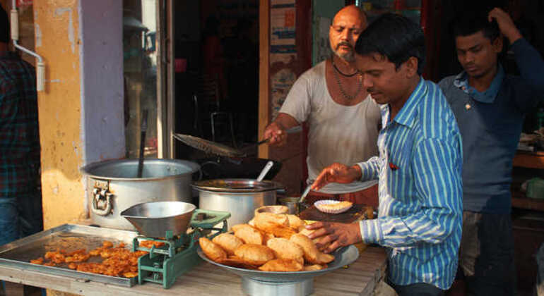 taste-of-the-best-of-varanasi-food-tour-es-8