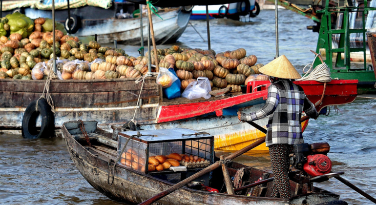 tan-lap-floating-village-in-long-an-one-day-mekong-delta-tour-es-9