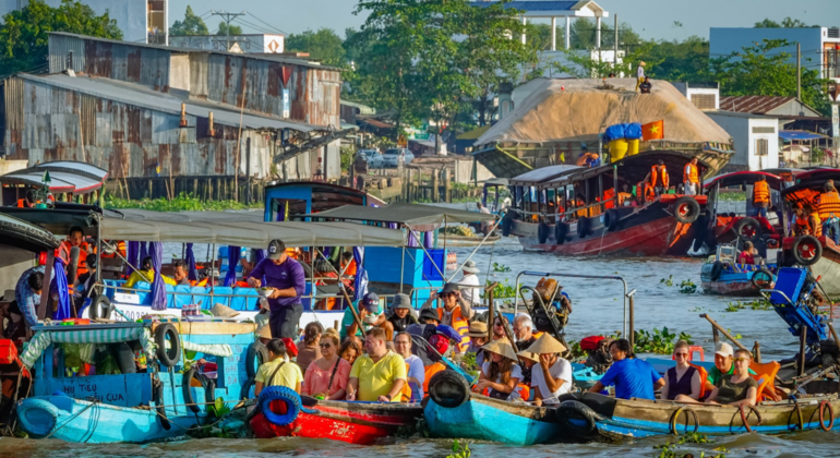 tan-lap-floating-village-in-long-an-one-day-mekong-delta-tour-es-14