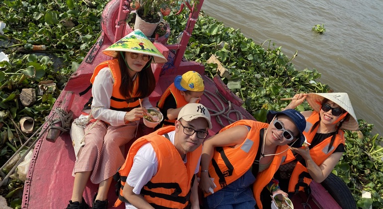 tan-lap-floating-village-in-long-an-one-day-mekong-delta-tour-es-1