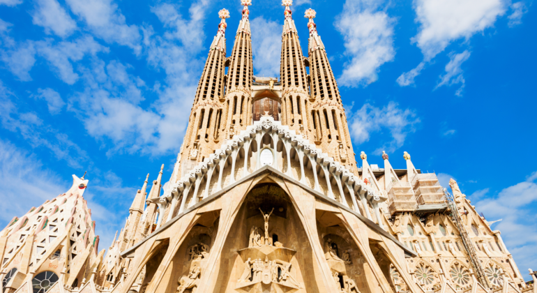 La Sagrada Familia - History & Legends Comedy Tour - Barcelona ...