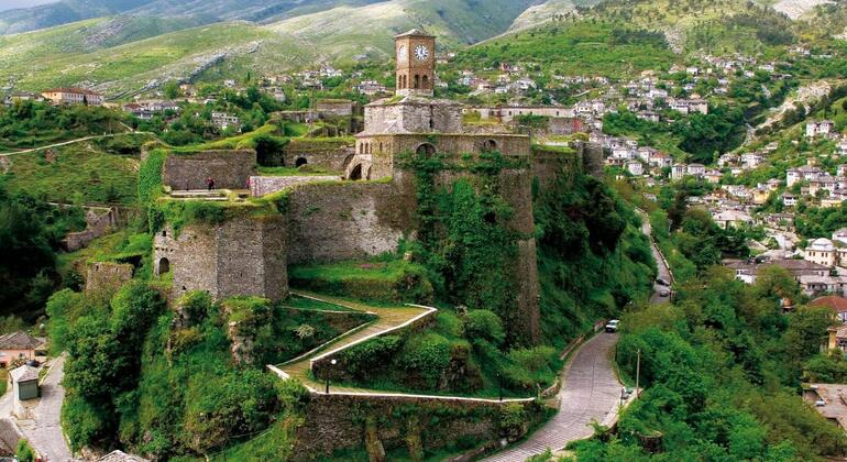 Visita livre a Gjirokastra, Albania