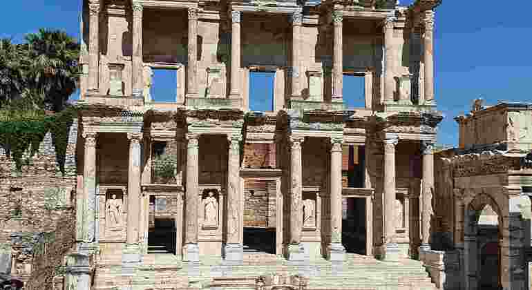 ephesus-tour-from-kusadasi-es-1