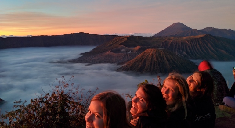 mount-bromo-sunrise-midnight-one-day-tour-es-3