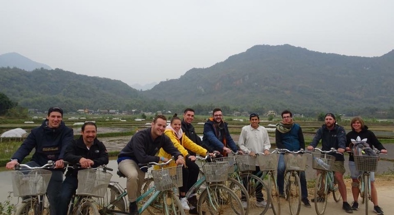 full-day-cycling-handcraft-workshop-in-mai-chau-valley-es-2