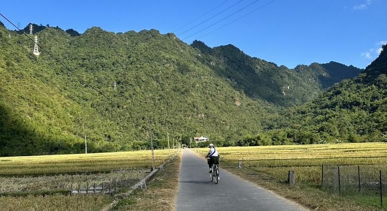 full-day-cycling-handcraft-workshop-in-mai-chau-valley-es-4