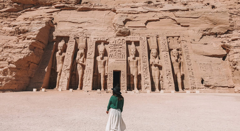 Increíble visita guiada de un día completo a Abu Simbel desde Asuán en autobús