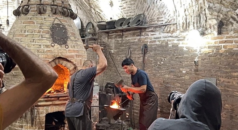 master-class-of-blacksmith-knife-making-in-bukhara-es-1