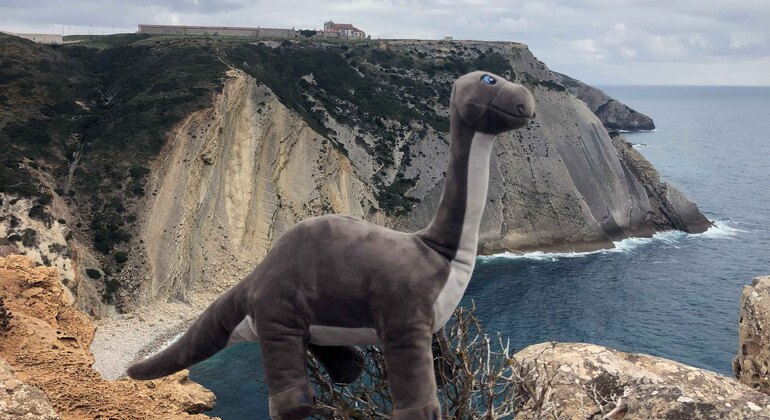 Hiking Tour to Jurassic Dinosaur Trail at Cabo Espichel