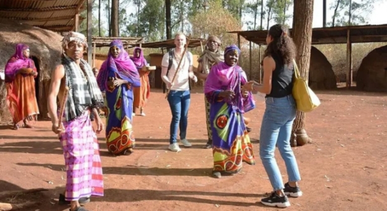 Entdecken Sie die authentische kenianische Kultur in den Bomas of Kenya