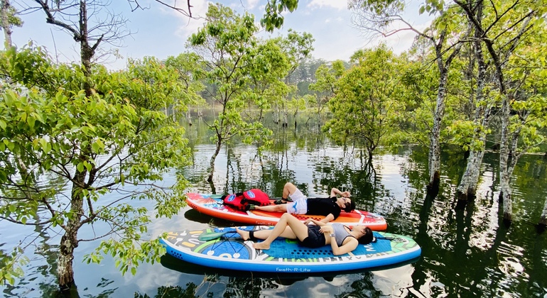 one-day-trekking-supkayak-paddling-picnic-lunch-on-lakeside-en-1