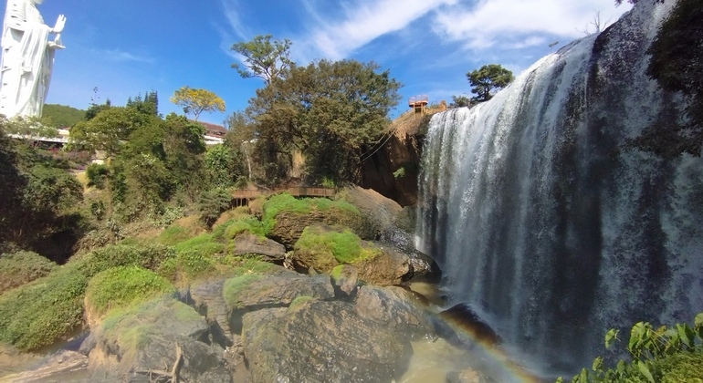 Explorar Dalat en coche privado