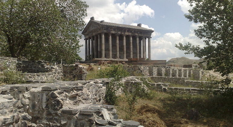 arch-of-charents-garni-temple-geghard-monastery-lavash-baking-en-1