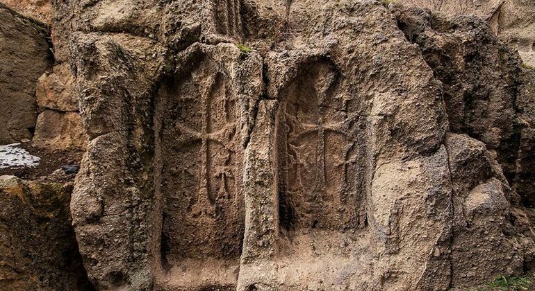 arch-of-charents-garni-temple-geghard-monastery-lavash-baking-en-3