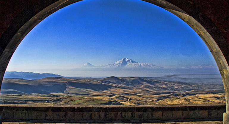 arch-of-charents-garni-temple-geghard-monastery-lavash-baking-en-6