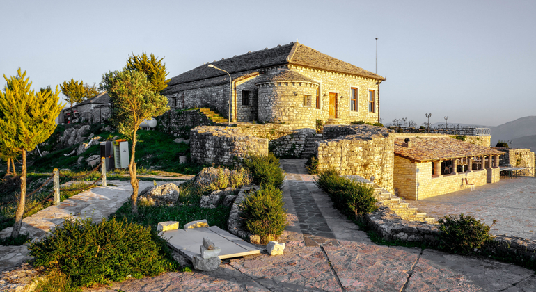 blue-eye-and-lekursi-castle-en-1