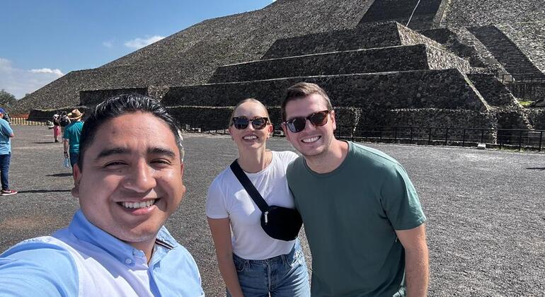 Pyramiden von Teotihuacan und Basilika von Guadalupe Bereitgestellt von PATA TOURS