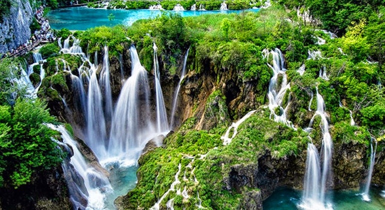 plitvice-lakes-rastoke-village-day-trip-with-tickets-from-zagreb-es-3