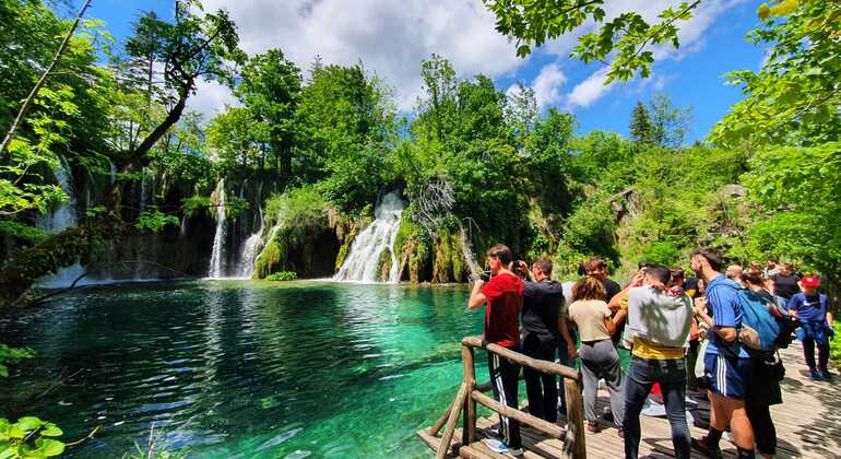 plitvice-lakes-rastoke-village-day-trip-with-tickets-from-zagreb-es-6