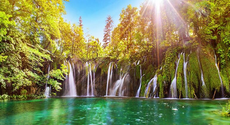 plitvice-lakes-rastoke-village-day-trip-with-tickets-from-zagreb-es-7