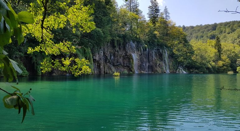 plitvice-lakes-rastoke-village-day-trip-with-tickets-from-zagreb-es-8