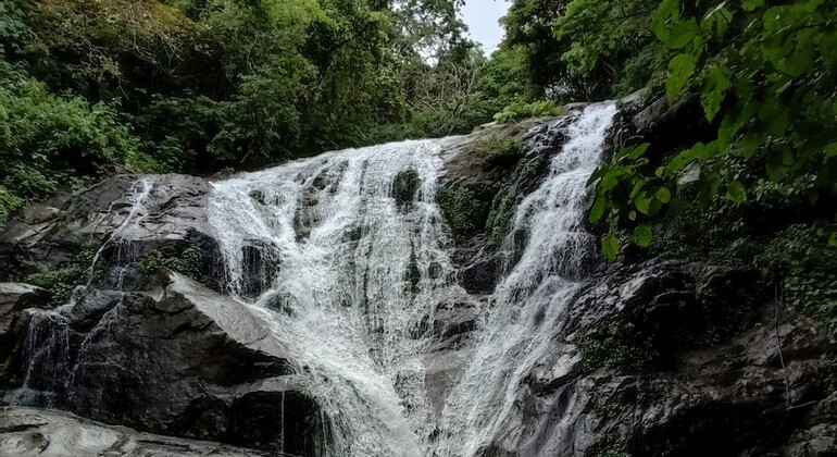 Wandertour zum Wasserfall El Colomo Bereitgestellt von Denis Artemov
