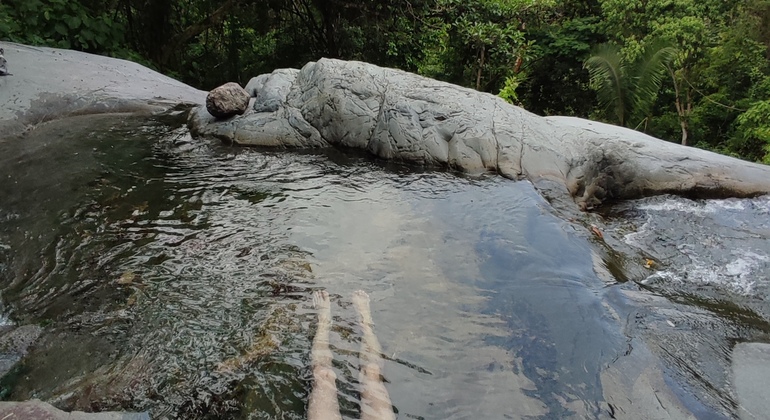 hiking-tour-to-el-colomo-waterfall-en-1