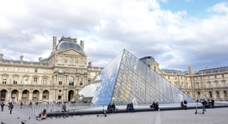 Free Tour Esencial de París Operado por Paris Plus Ultra