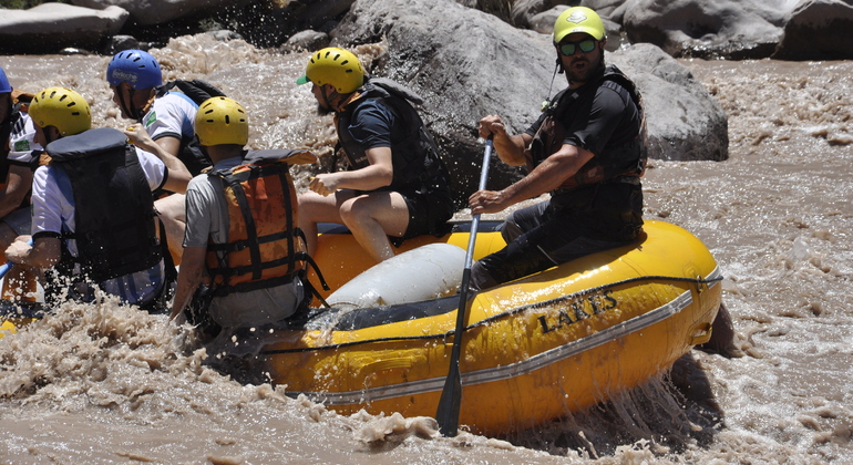 aventura-de-rafting-por-los-rapidos-del-rio-mendoza-en-4