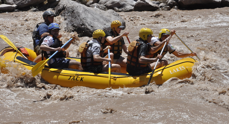 aventura-de-rafting-por-los-rapidos-del-rio-mendoza-en-6