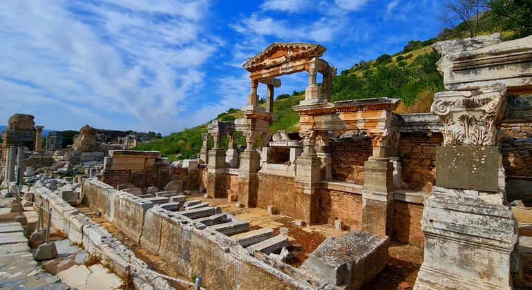 tour-of-the-ancient-city-of-ephesus-ephesus-museum-es-3