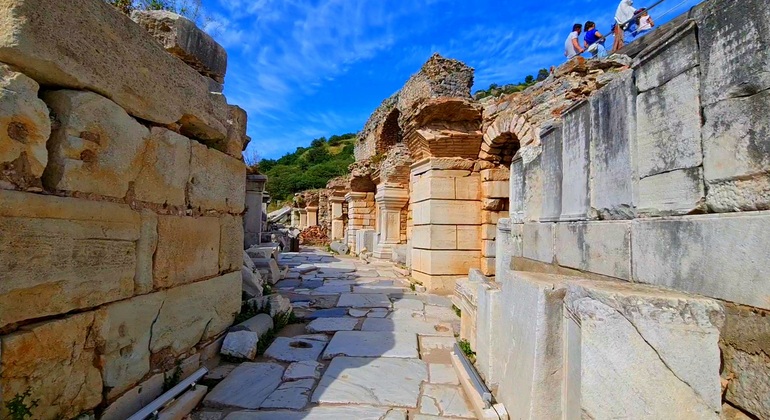 tour-of-the-ancient-city-of-ephesus-ephesus-museum-es-6