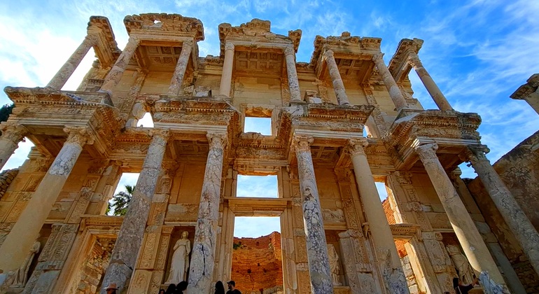 tour-of-the-ancient-city-of-ephesus-ephesus-museum-es-9