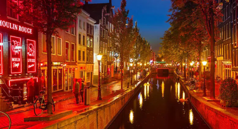 Tour gratuito del quartiere a luci rosse di Amsterdam e altro ancora Fornito da Factstour