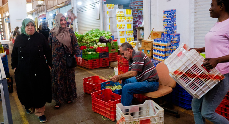 photo-walk-in-nicosia-within-the-venetian-walls-es-1