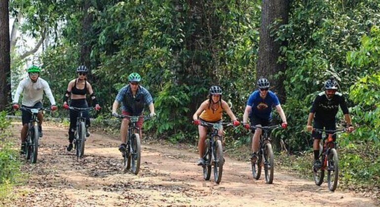 Excursión en bicicleta por los lagos gemelos