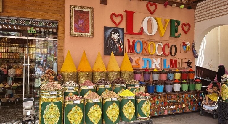Visita guidata della città di Marrakech: Monumenti storici, souk e giardini Fornito da Morocco travel masters