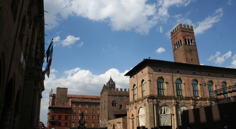 Genießen Sie Bologna: Die Gelehrten, die Fetten und die Roten