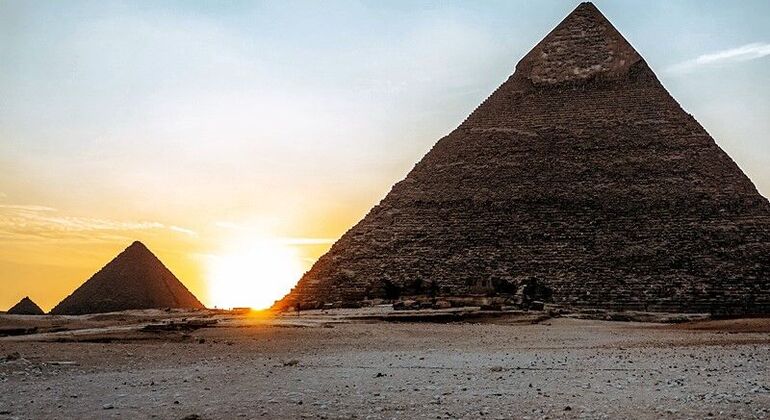 Excursion privée d'une demi-journée ou d'une journée complète aux Pyramides et au Sphinx de Gizeh  Fournie par Go Travel Egypt