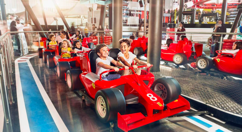 Tour di Abu Dhabi con biglietto d'ingresso al Ferrari World