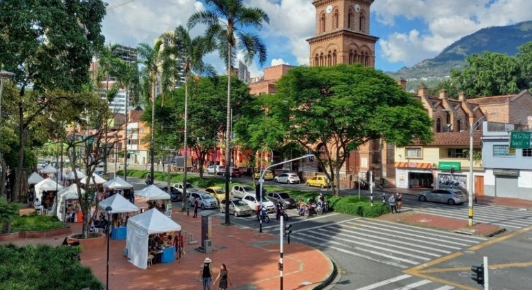 Tour por la Ciudad, Poblado y Centro en Metro