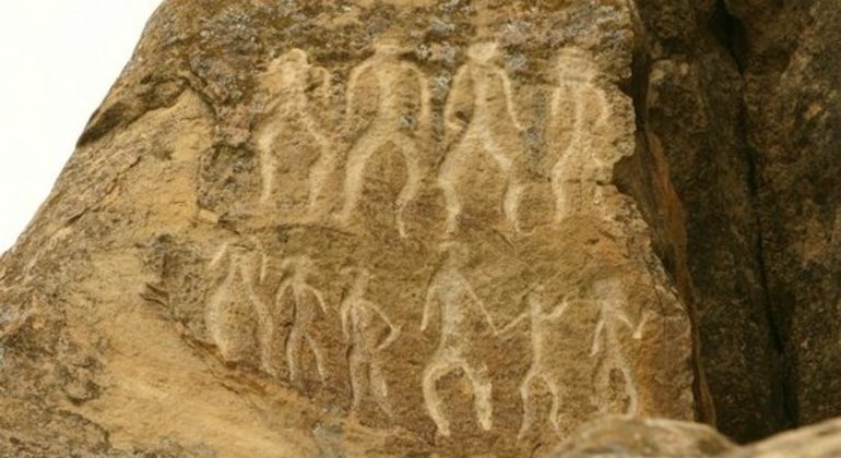 gobustan-absheron-tour-azerbaijan-es-6