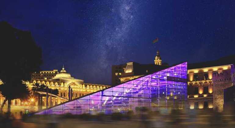 Visita nocturna gratuita en Bakú Operado por Baku Heritage Tours