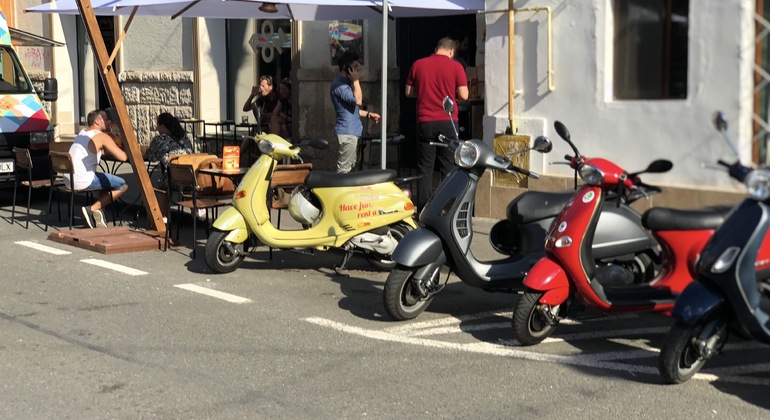 rent-a-vespa-scooter-for--hours-in-cluj-en-4