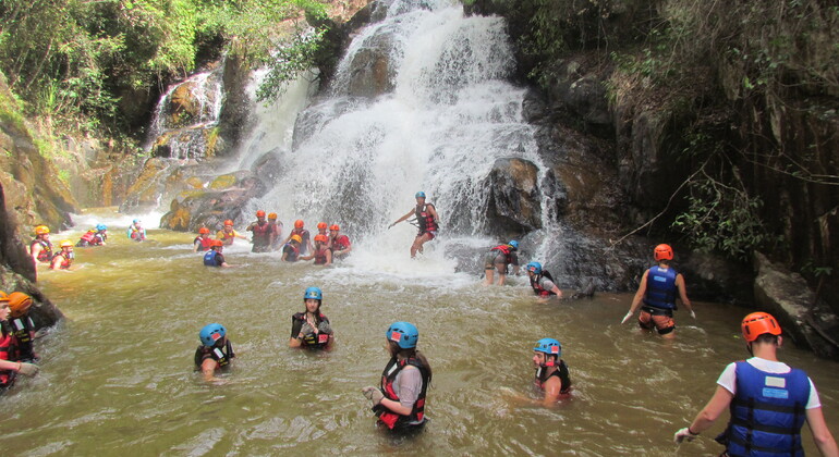 Explorar o passeio de canyoning em Dalat Organizado por Trang Nguyen Nhu