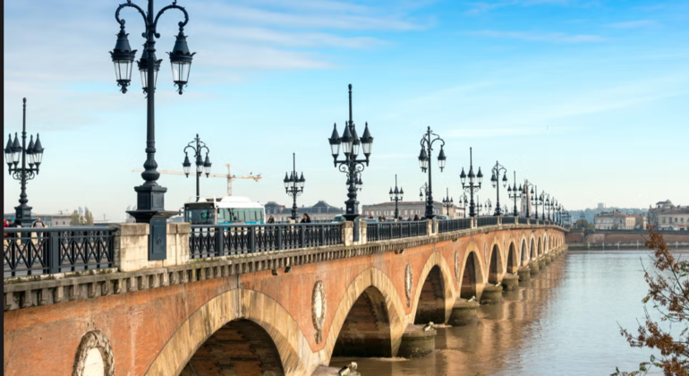 Merveilleuse visite gratuite de Bordeaux Fournie par LIGTO la mejor experiencia