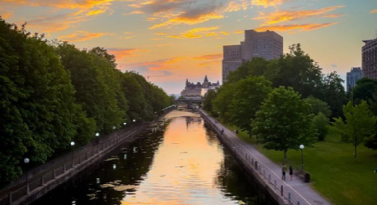 free-historical-highlights-walking-tour-of-ottawa-es-5