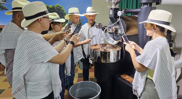 Experiencia cafetera con espectáculo de torrefacción en la Comuna 13